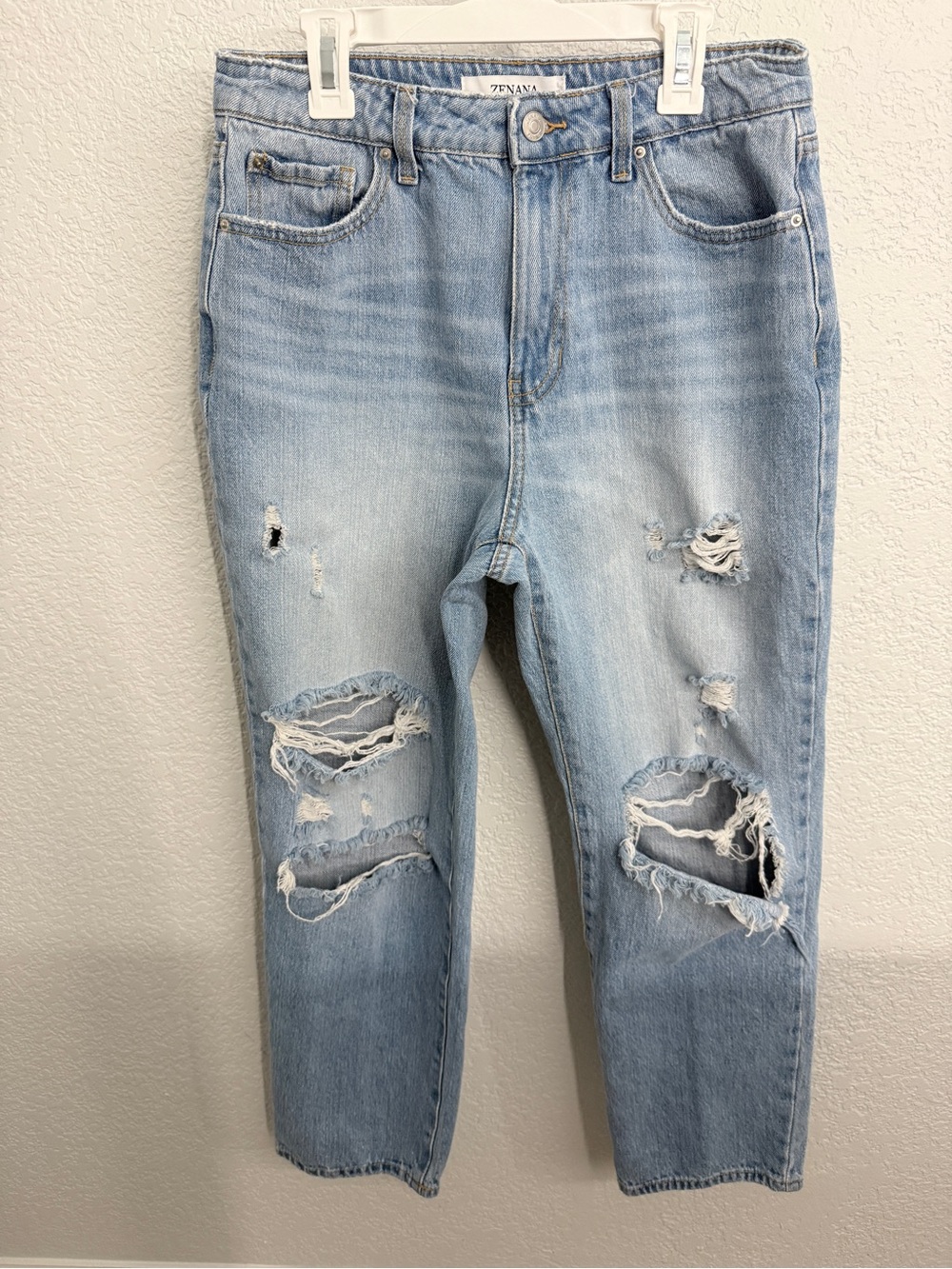 Zenana Outfitters Light Blue Distressed Boyfriend Jeans Size 28